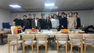 Sosyal Tesislerde kalan gençler yılbaşı gecesi yalnız bırakılmadı