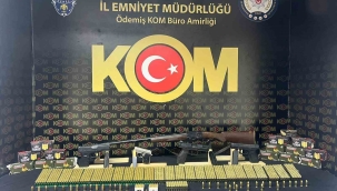 İzmir'de ruhsatsız silah operasyonu: 3 gözaltı