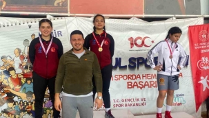 Aliağa'nın genç sporcuları madalyalarıyla döndü