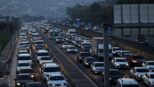 İzmir'de Trafiğe Kayıtlı Araç Sayısı 2 Milyona Dayandı