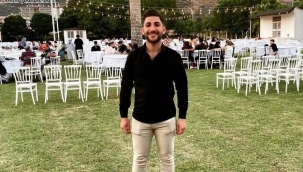 Park halindeki tıra çarpan motosikletli yaşamını yitirdi