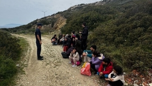 İzmir'de düzensiz göçmen mesaisi