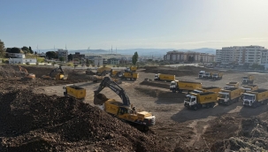 ABS Hafriyat'tan Aliağa'da Çifte Başarı: Adliye Sarayı Hızla Tamamlandı, Sırada Elektrikli Araç Fabrikası Var