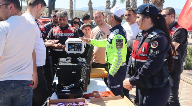 Aliağa'da motosiklet sürücülerine güvenli sürüş eğitimi verildi