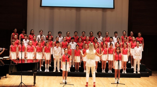 İzmir Uluslararası Çoksesli Korolar Festivali başladı