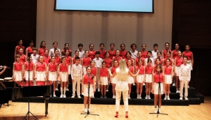 ​İzmir Uluslararası Çoksesli Korolar Festivali başladı