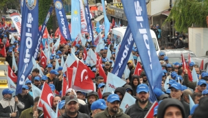 Yağmurlu Havaya Rağmen Aliağa'da 1 Mayıs Meydanlarda Kutlandı