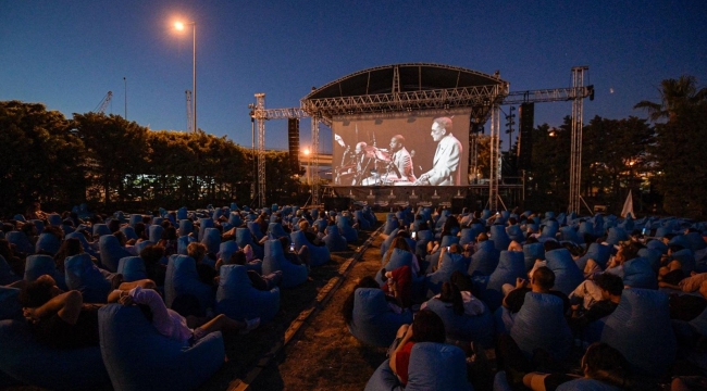 Açık havada sinema keyfi başladı