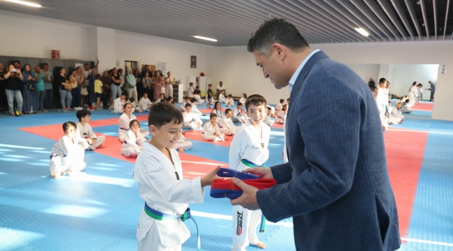 Aliağa Belediyesi Taekwondo Kursunun Sporcuları Kuşak Atladı