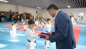 Aliağa Belediyesi Taekwondo Kursunun Sporcuları Kuşak Atladı