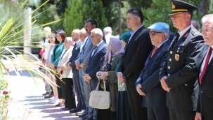 Aliağa'da protokol ve vatandaşlar bayramlaştı