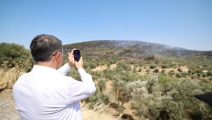 Başkan Tugay Foça'da yangın bölgesinde