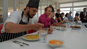 Dersler değil tencereler kaynadı