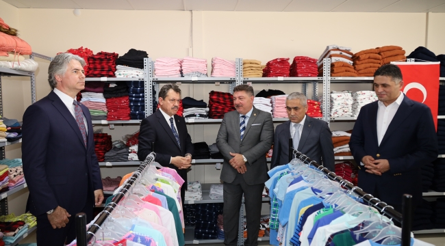 İzmir Ceza İnfaz Kurumları Kampüsü'nde "Kızılay Butik" Hizmete Açıldı