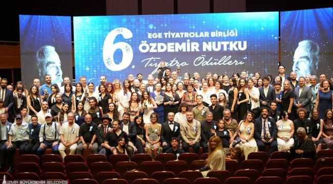 İzmir Şehir Tiyatroları'na anlamlı ödül