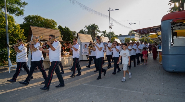 İzmirliler "Yaza Merhaba" dedi