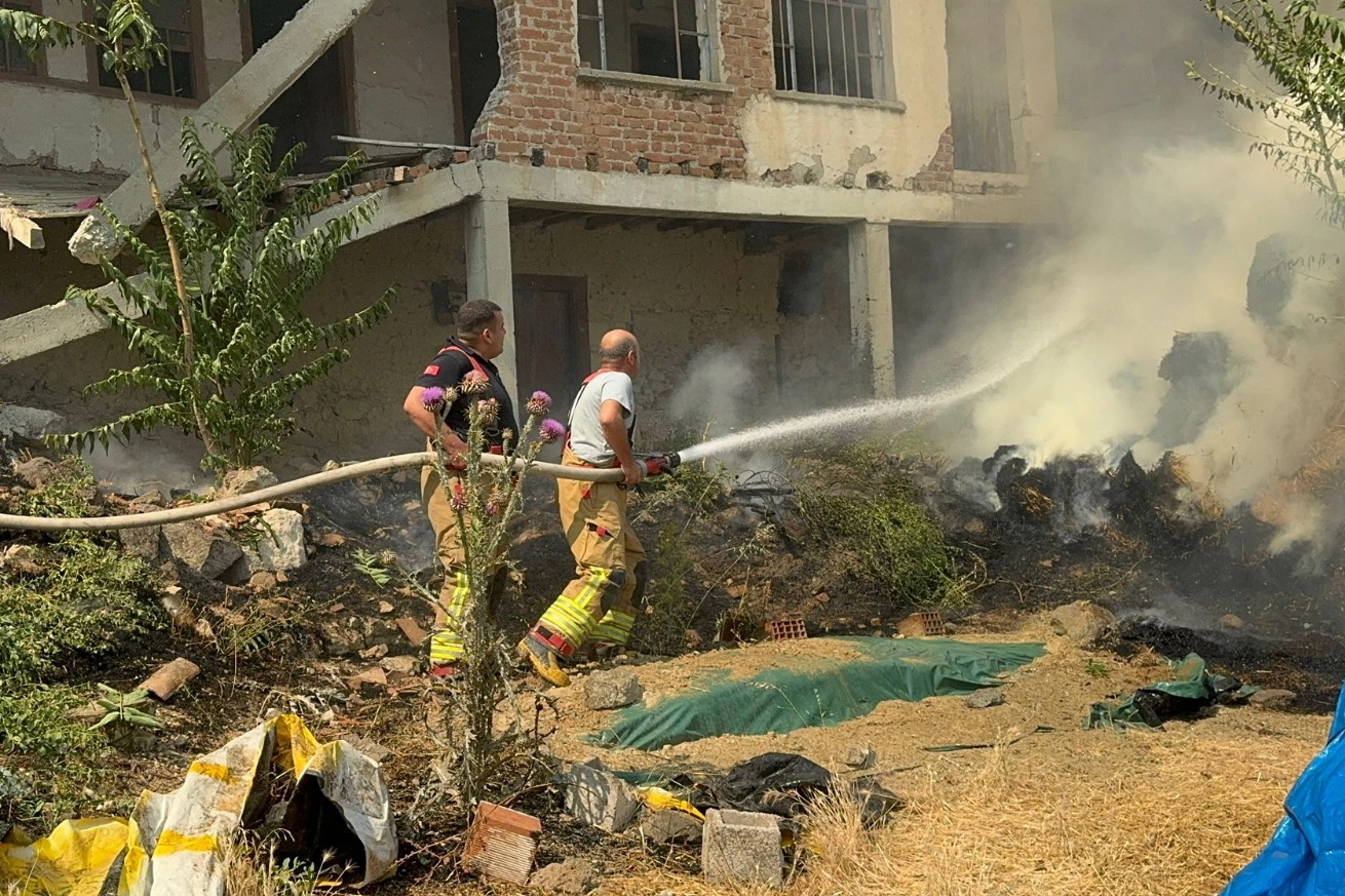 Manisa İtfaiyesi'nden 6 ayda 5 bin olaya müdahale