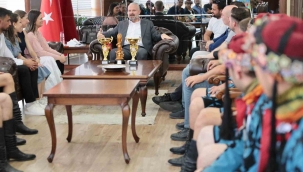 Menemen, halk oyunlarında Türkiye şampiyonluğu gururu yaşadı