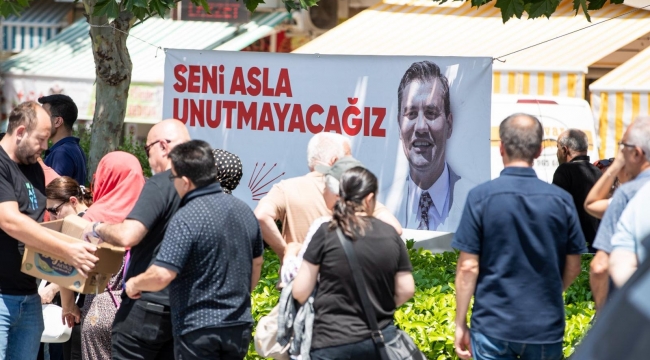 Merhum Başkan Zeyrek'in ailesi ile CHP Lideri Özel taziyeleri kabul etti