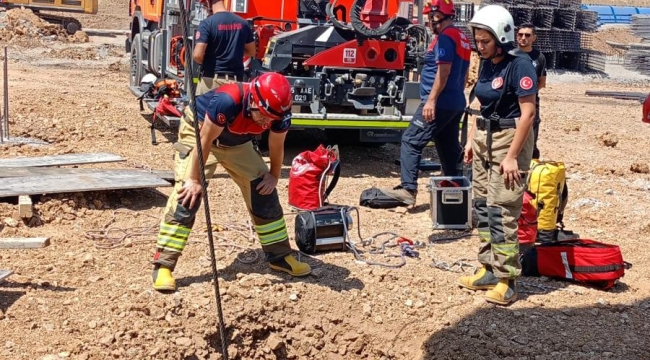 Aliağa'da kuyuya düşen kişi itfaiye ekiplerince kurtarıldı