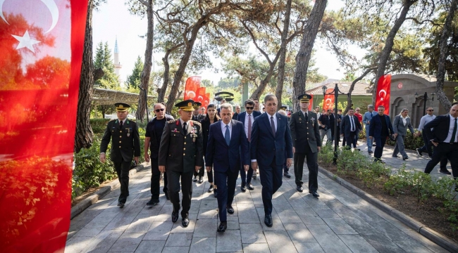 Başkan Tugay 15 Temmuz şehitlerini andı