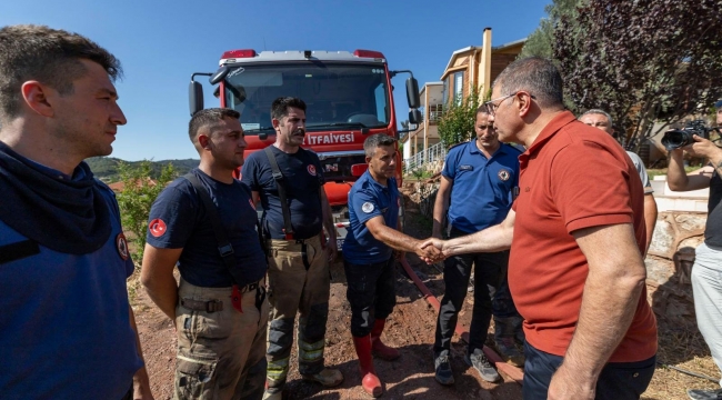 Başkan Tugay yangın bölgesini inceledi