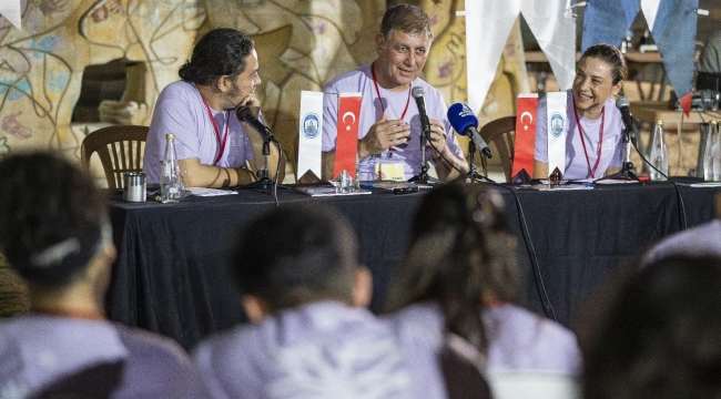 "Belediyeler kuru siyaset yapılan yerler değil"