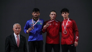 İzmir Büyükşehir Belediyesi güreşte de zirvede