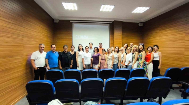 İzmir'de eğitim çalışanlarına 'İletişim ve Stres Yönetimi' kursu