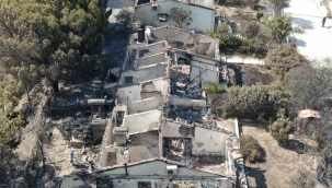 İzmir'deki yangında 85 yazlık ev küle döndü