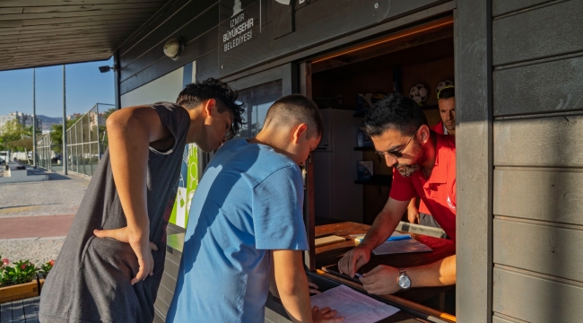 Spor istasyonlarının üçüncüsü Bostanlı'da hizmete açıldı