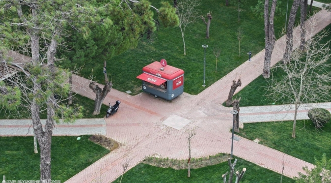 Başkan Tugay Buca'da Hasanağa Bahçesi'ni ziyaret etti, devam eden yatırımları inceledi