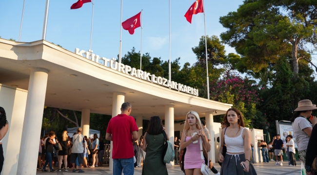 İzmir Enternasyonal Fuarı'nda sanat, müzik ve eğlence dolu geceler