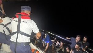 İzmir Menderes açıklarında 18 kaçak göçmen yakalandı