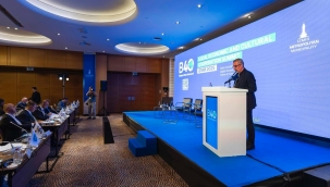 "Demokrasi ve özgürlükler olmadan sorunların üstesinden gelemeyiz"