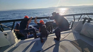 İzmir açıklarında 18 düzensiz göçmen yakalandı