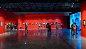 İzmir Enternasyonal Fuarı'nda Atatürk ve Refik Anadol sergilerine büyük ilgi