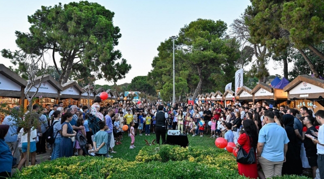İzmir Enternasyonal Fuarı'nda uluslararası sokak gösterileri büyük ilgi görüyor