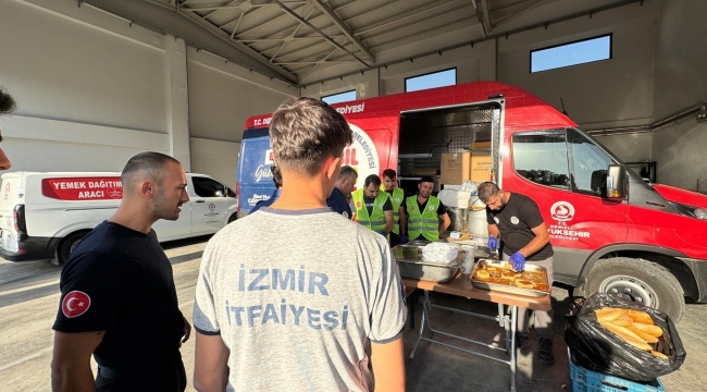 İzmir İtfaiyesi şimdi de Denizli için ter döküyor