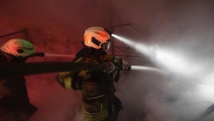 Kemalpaşa'da sanayi sitesinde çıkan yangın kontrol altına alındı