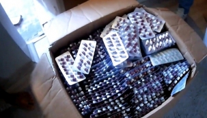 Okul önünde uyuşturucu satarken yakalandı