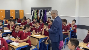 Aliağa Kaymakamı Güney, Aliağa Ortaokulu'nu Ziyaret Etti