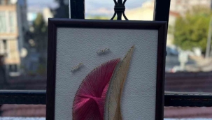 Çivi ile Telin Aşkı: Sabırla ilmek ilmek dokunan eserler sanatseverlerle buluşuyor