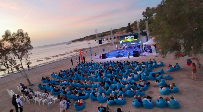 Gençler Büyükşehir'in Foça'daki kampında gönüllerince eğlendi