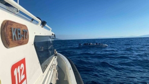 İzmir'de 72 düzensiz göçmen yakalandı, 31 göçmen kurtarıldı