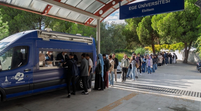 İzmir'de anne eli lezzetinde ücretsiz yemek