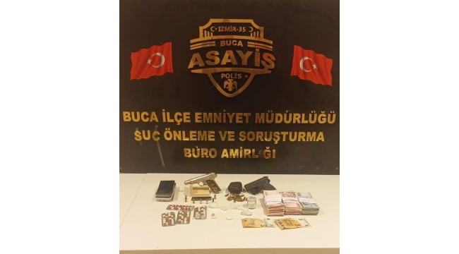 İzmir'de binlerce uyuşturucu nitelikli hap ele geçirildi