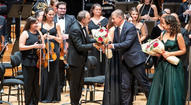 İzmir Oda Orkestrası'ndan Cumhuriyet Bayramı'na özel muhteşem konser