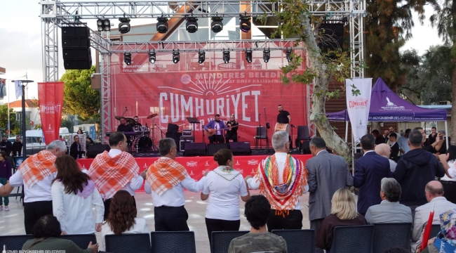 Menderes'te Cumhuriyet coşkusu