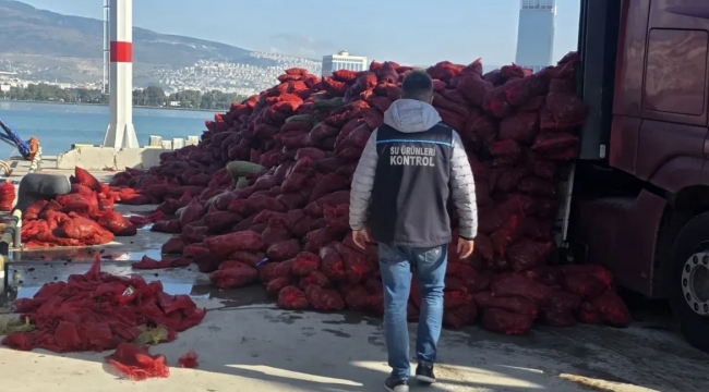 27 ton belgesiz kara midyesi ele geçirildi